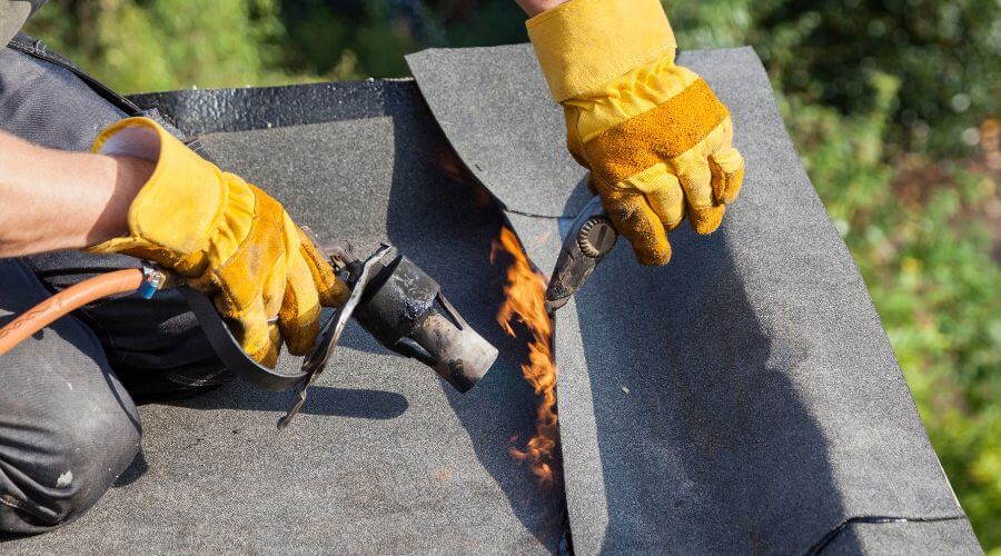 Professional gutter cleaning in Fowler, IN